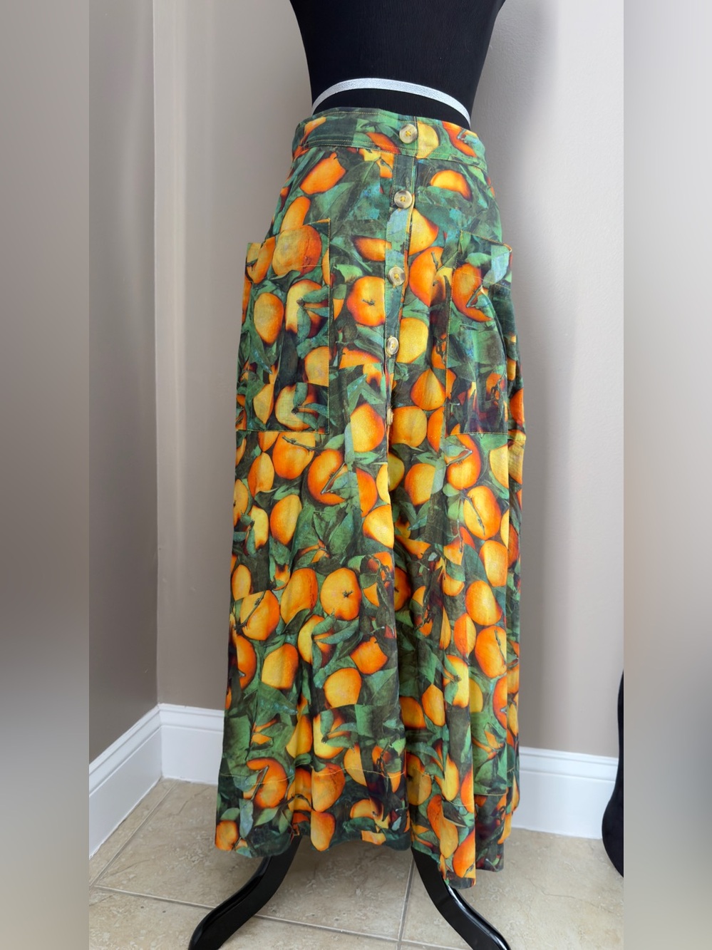 Anthropologie Maeve Summer Orchard Orange Print
Maxi Skirt with Pockets